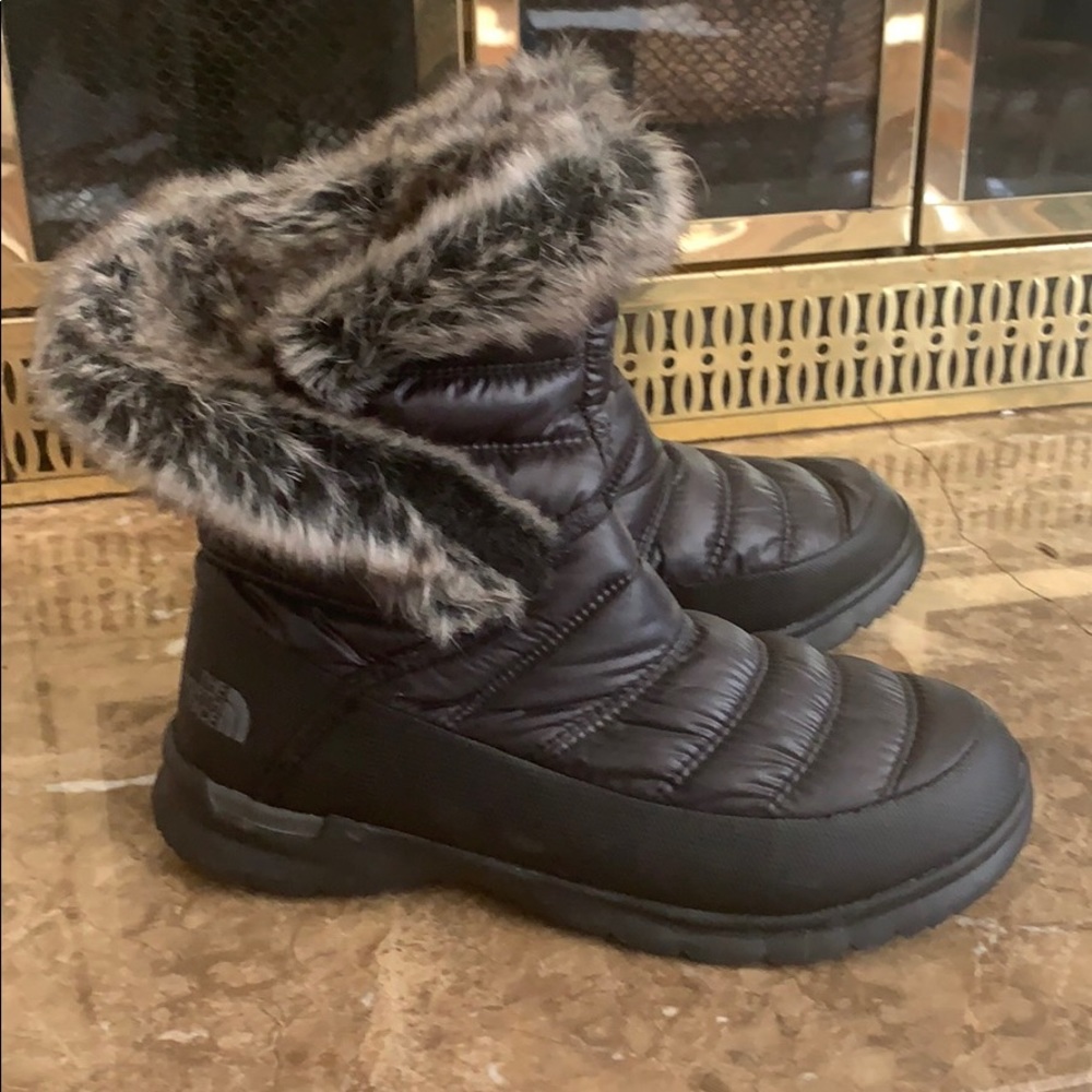 The North Face Women’s Booties with Faux Fur Trim